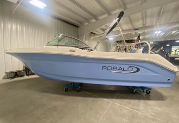 2025 Robalo R207 Solid Steel Blue Boat